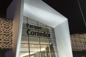Cortes y mecanizados de meka3 en la nueva fachada de Parque Corredor