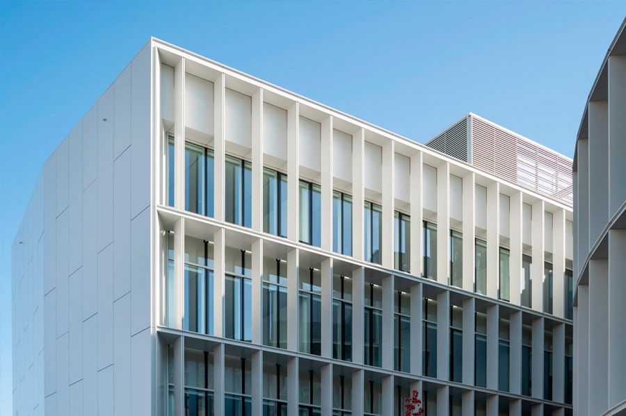La fachada de panel composite de Espazo Amizar, Premio VETECO-ASEFAVE 2022
