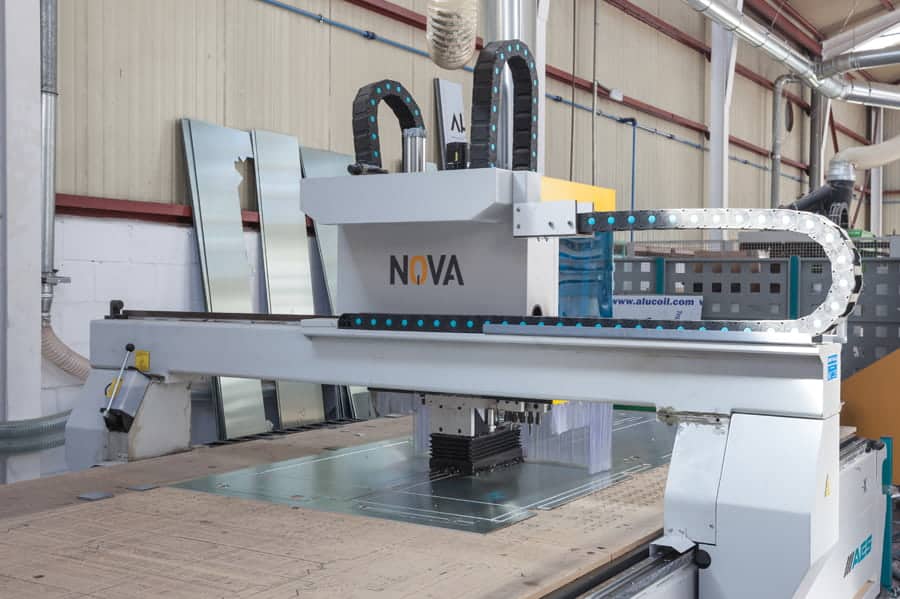 Perforación de chapa de aluminio con control numérico